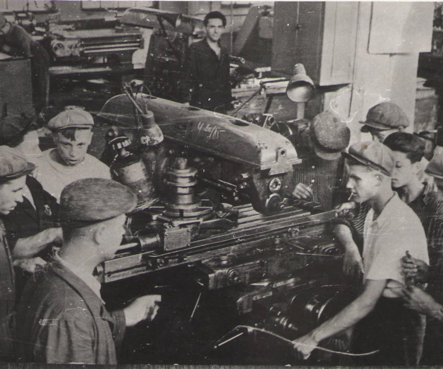 1935