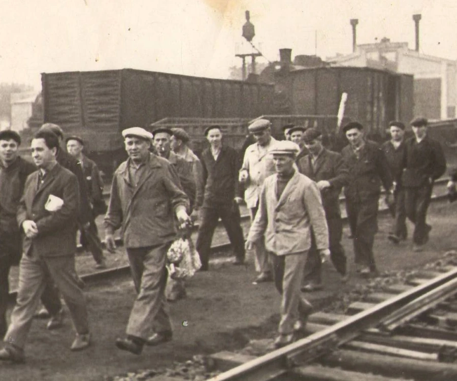 1957