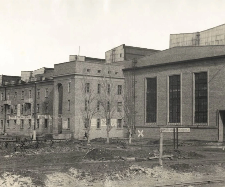 1935